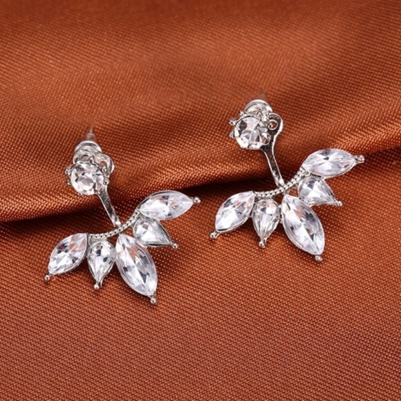 Leaf Statement Stud Earrings - Picture 4 of 4